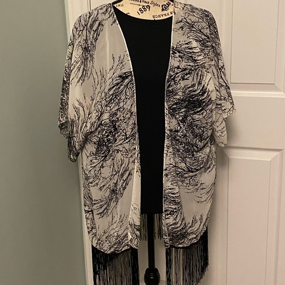 🎈Kimberly C size O/S open front kimono shawl - Picture 1 of 13
